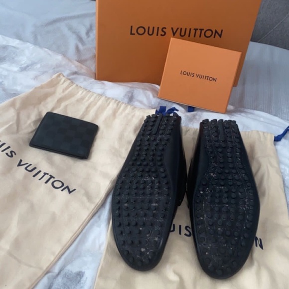 Authentic LOUIS VUITTON Men Shoes Size 8.5 US